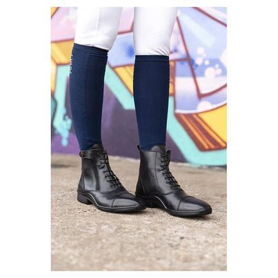 Anky Phoenix jodhpurs ruiter Afbeelding van de benen van een ruiter met Anky Phoenix Jodhpurs