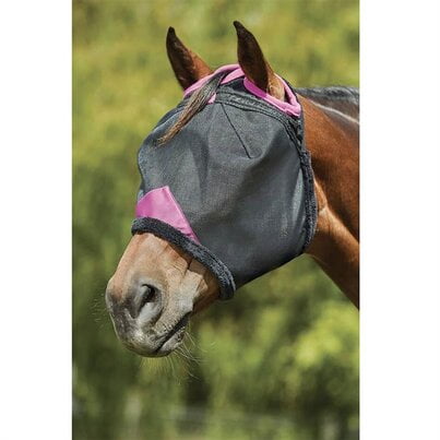 WeatherBeeta Deluxe Durable Mesh Afbeelding van een paard met het WeatherBeeta DEluxe Durable Mesh vliegenmasker